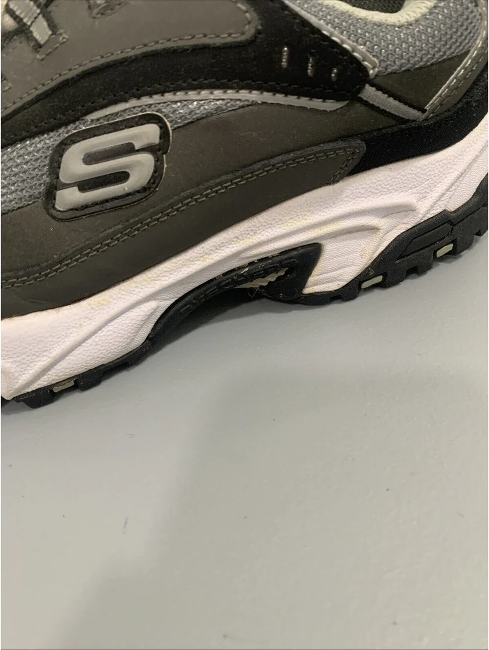 Sketchers Men's Gray Black & White Stamina Cutback Chunky Sneakers SIZE 10